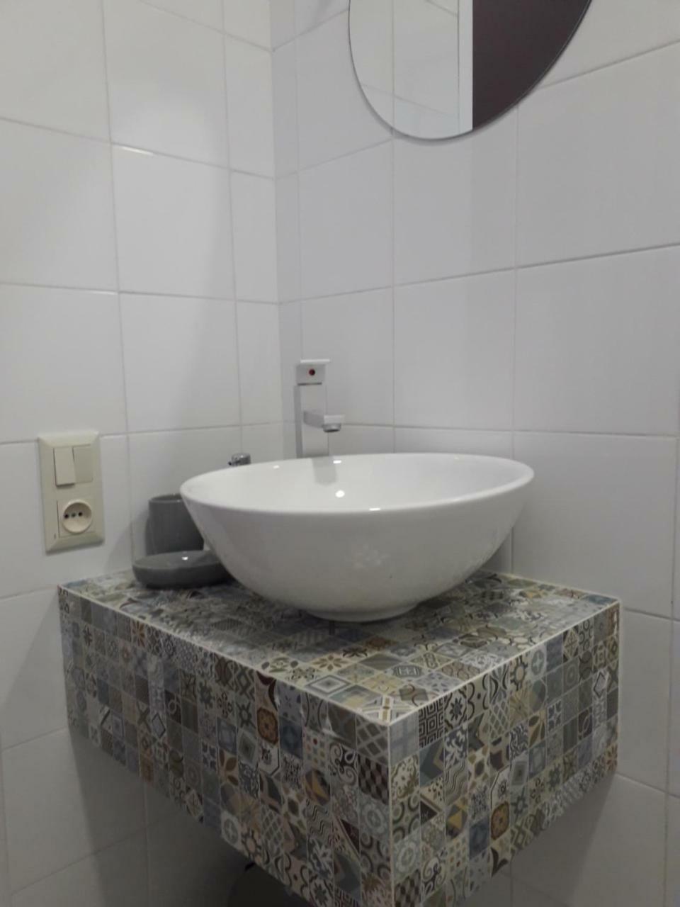 Mebo House Hotel Кутаиси Екстериор снимка